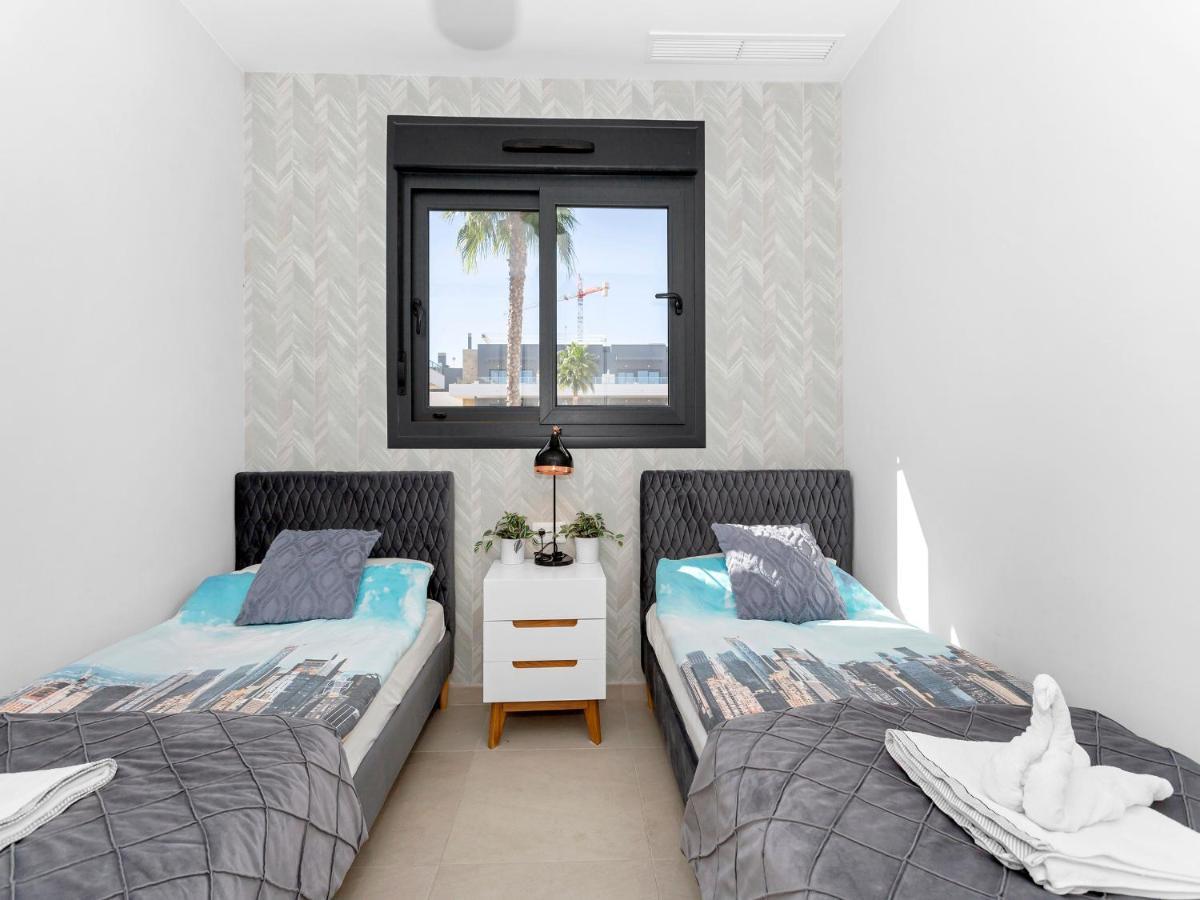 Lovely First Floor Apartment, Heating Pool ! Alicante Exterior foto
